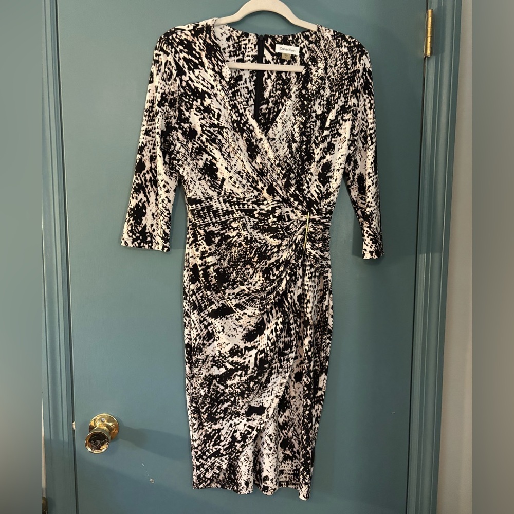 Calvin Klein Black and White Sheath Dress V-Neck 3/4 Sleeve